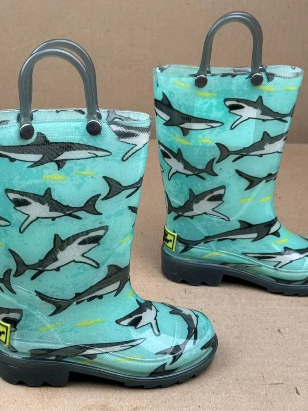 Western Chief Boys Shark Light In Heels Size 7 Green Pull-On Waterproof